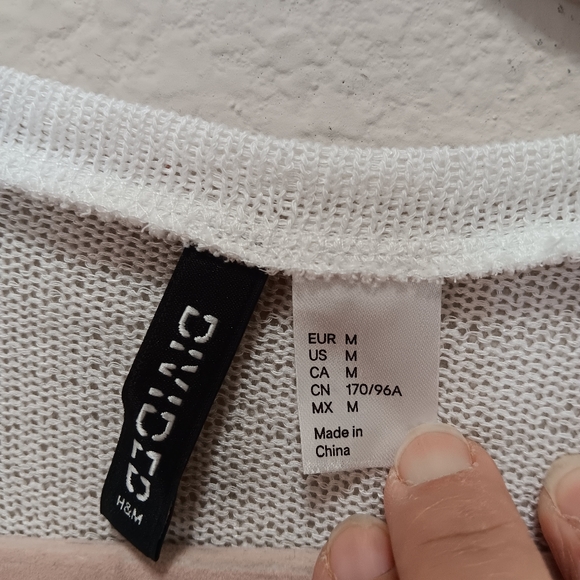 H&M Divided Crop Top Medium Loose Knit   Pretty Please White - Picture 3 of 11